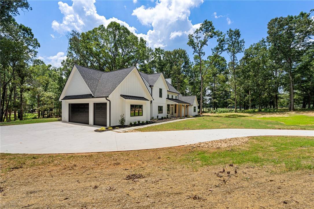 Pelzer, SC 29669,746 Garrison RD