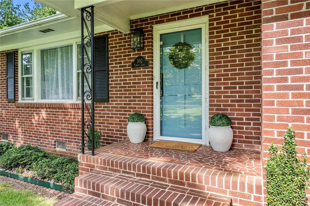 Belton, SC 29627,502 Forest LN