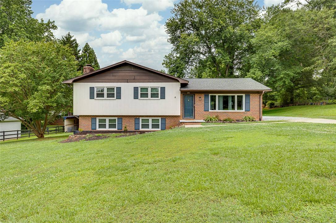 211 Hillandale RD, Liberty, SC 29657
