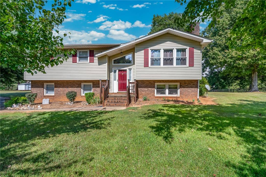 Seneca, SC 29678,155 Pleasant View DR