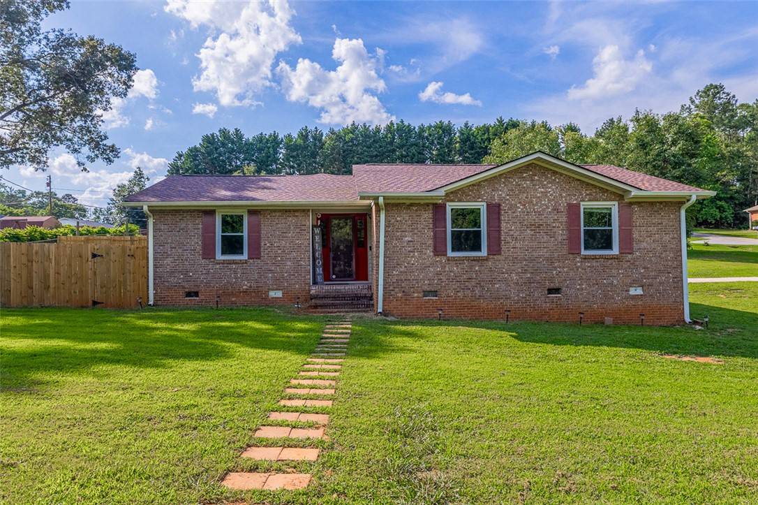 13 Thomas ST, Williamston, SC 29697