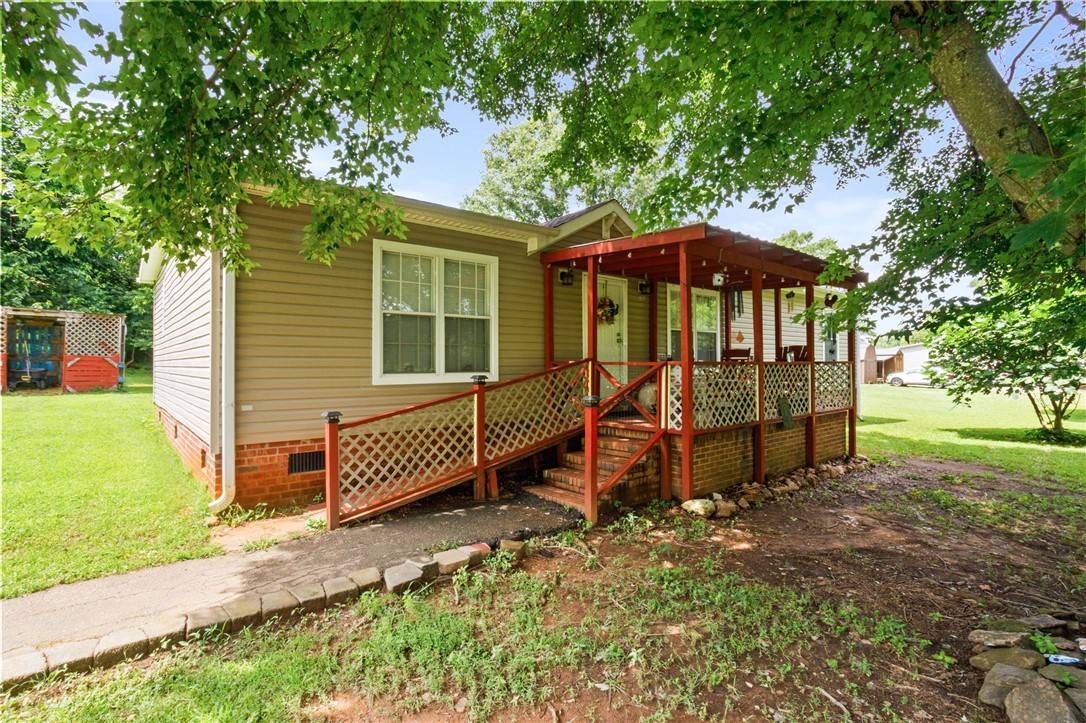 393 ENOLA STATION RD, Spartanburg, SC 29307