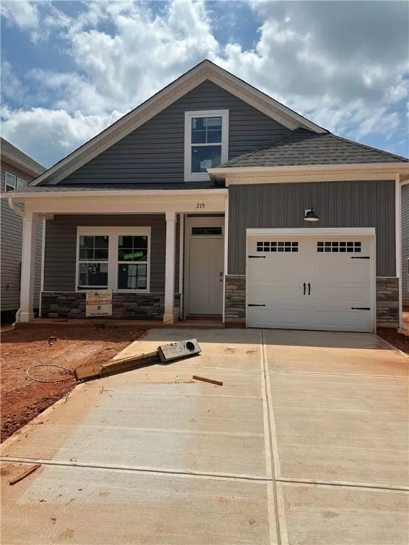 Easley, SC 29642,215 Brown CIR