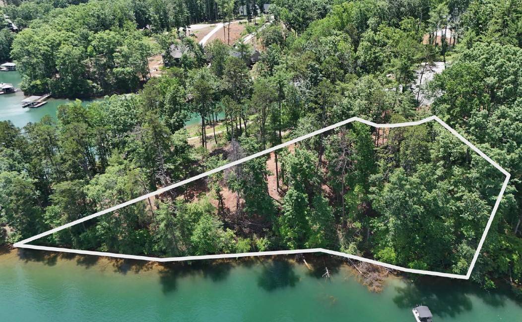 112 Hunter Hill CIR, Six Mile, SC 29682
