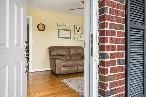 Seneca, SC 29672,1147 Briarwood DR