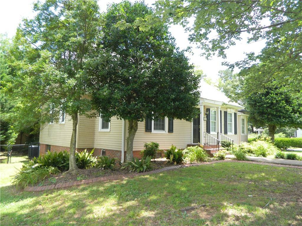 Anderson, SC 29621,220 Moultrie SQ