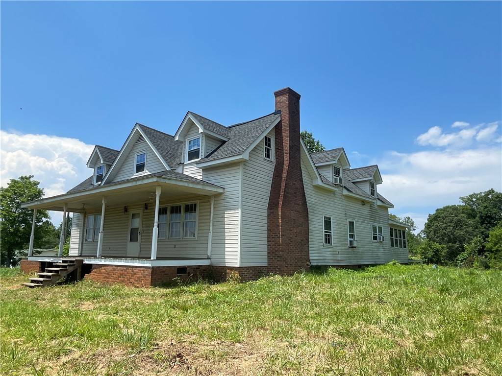 Six Mile, SC 29682,875 Love and Care RD