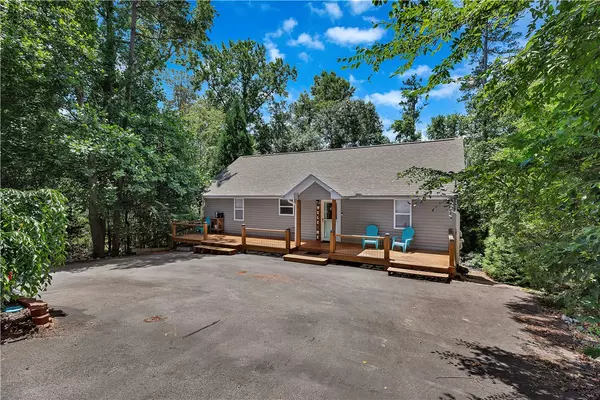 Fair Play, SC 29643,209 Stone River DR