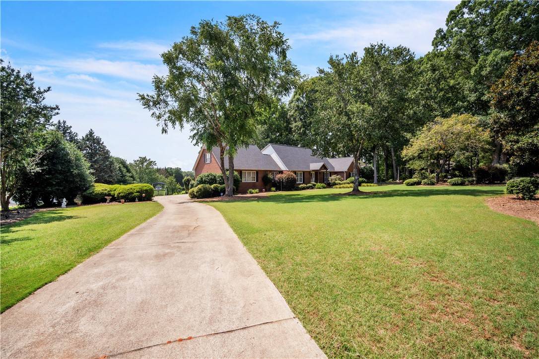 Easley, SC 29642,105 Wren Crossing CT