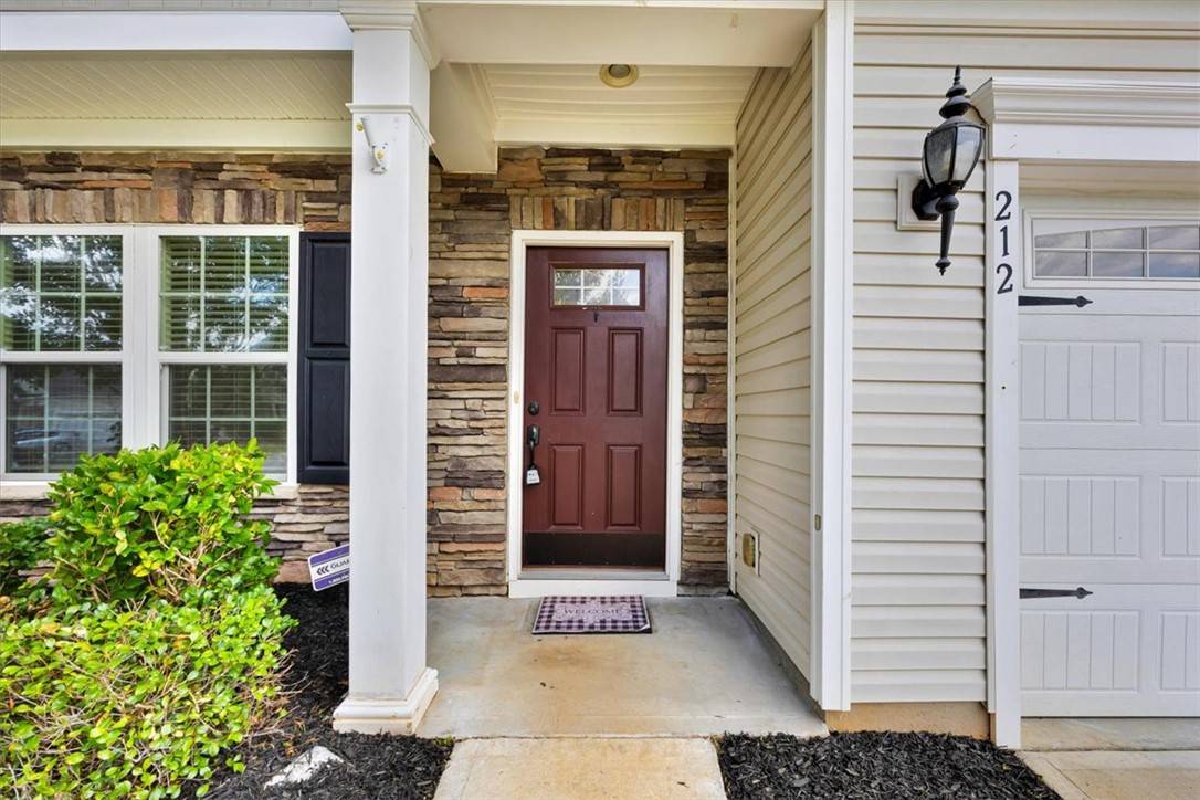 Simpsonville, SC 29680,212 Sandusky LN