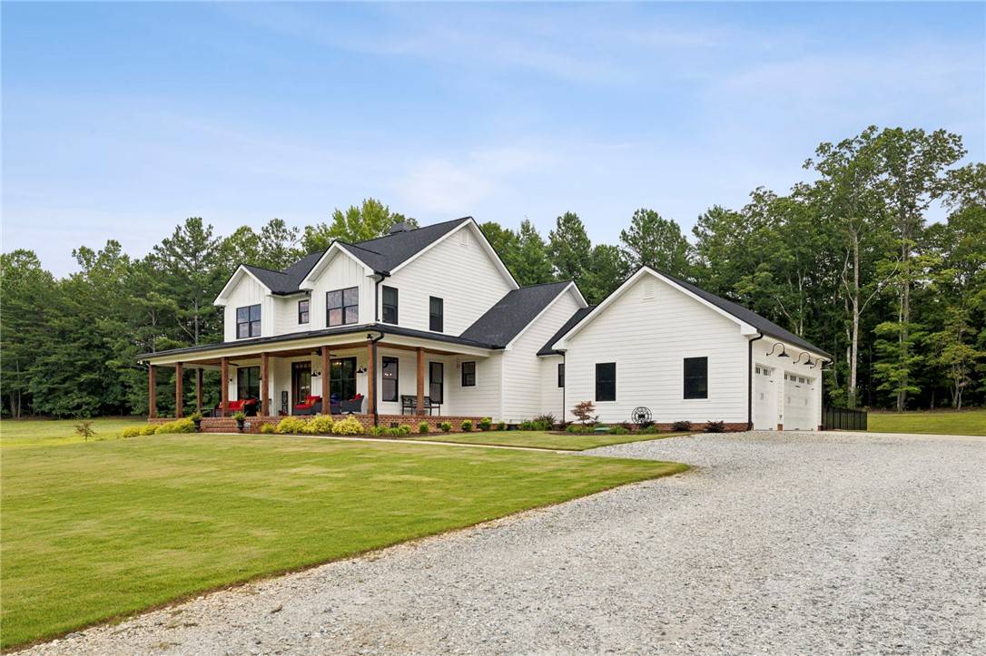 Landrum, SC 29356,80 Stone Cottage LN