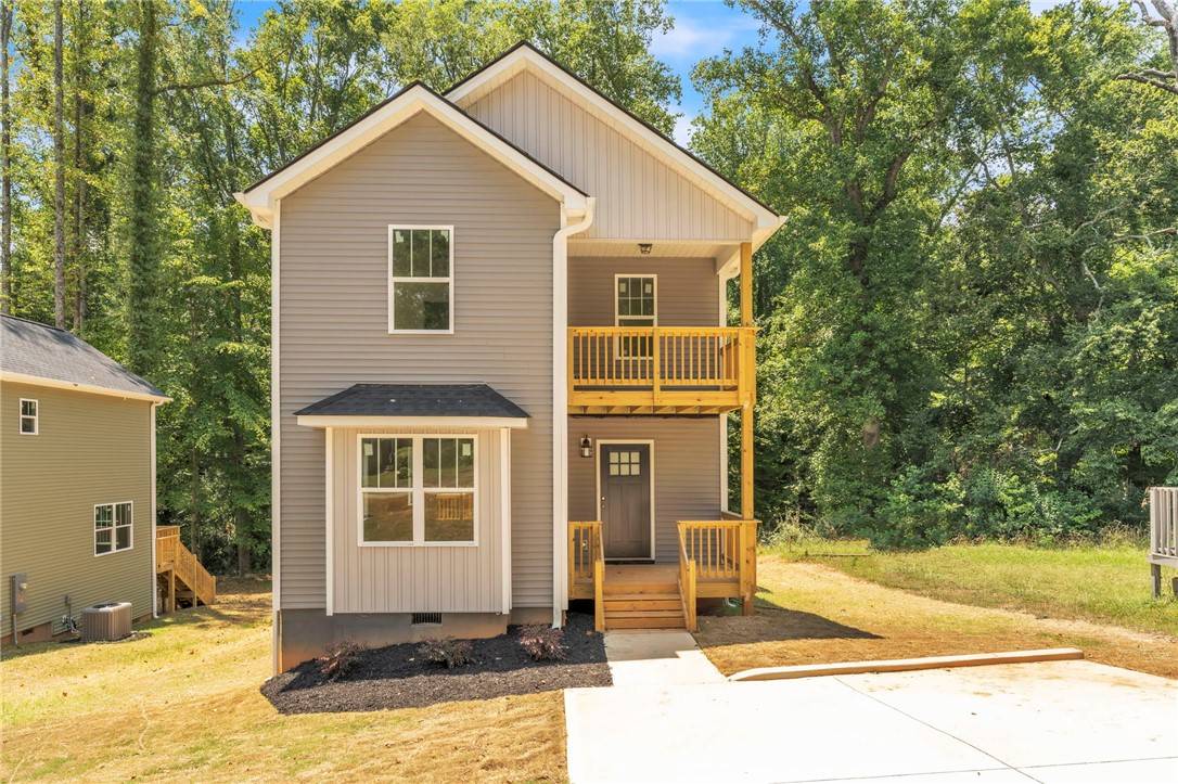402 Woodland CIR, Belton, SC 29627
