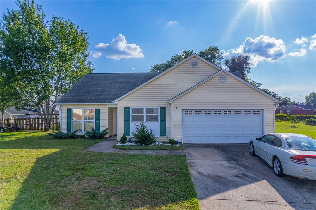3 AMADOR CT, Simpsonville, SC 29681