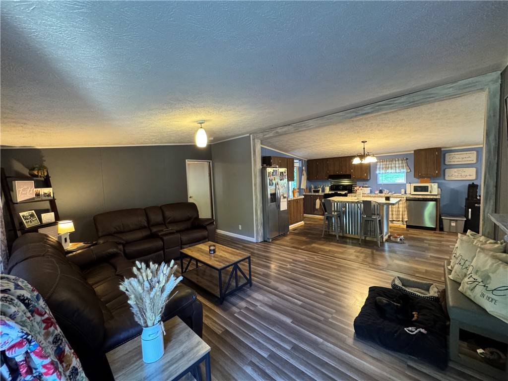 Seneca, SC 29672,325 South AVE