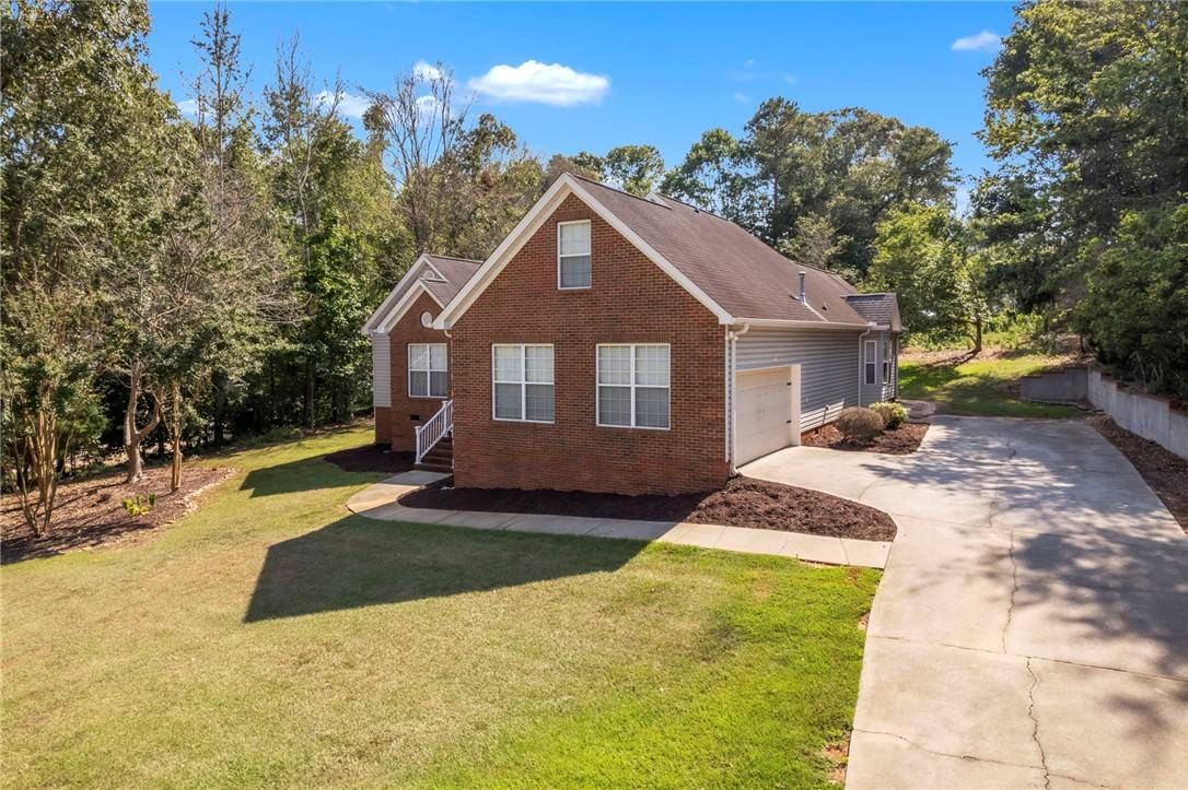 Piedmont, SC 29673,200 Holly Chase DR