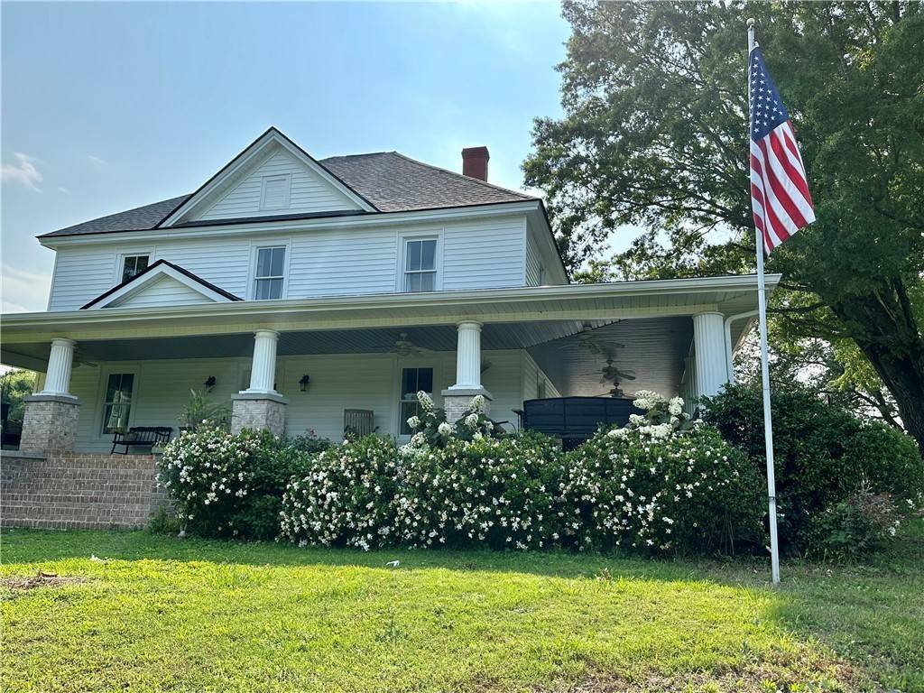 Taylors, SC 29687,251 W McElhaney RD