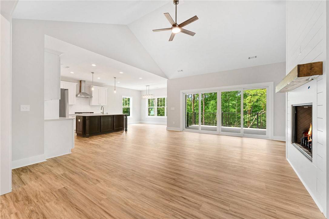 Seneca, SC 29672,911 Four Views CT