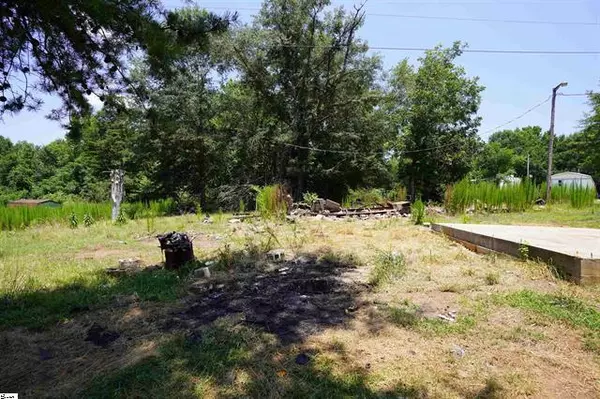 Townville, SC 29689,154 Dogwood RD