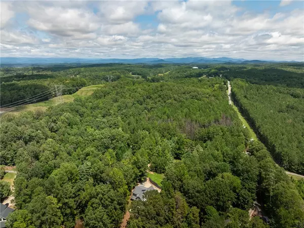 Six Mile, SC 29682,01 War Path RD