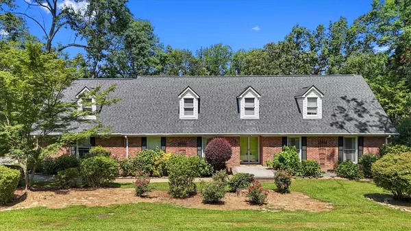 1 Dove Tree RD, Greenville, SC 29615