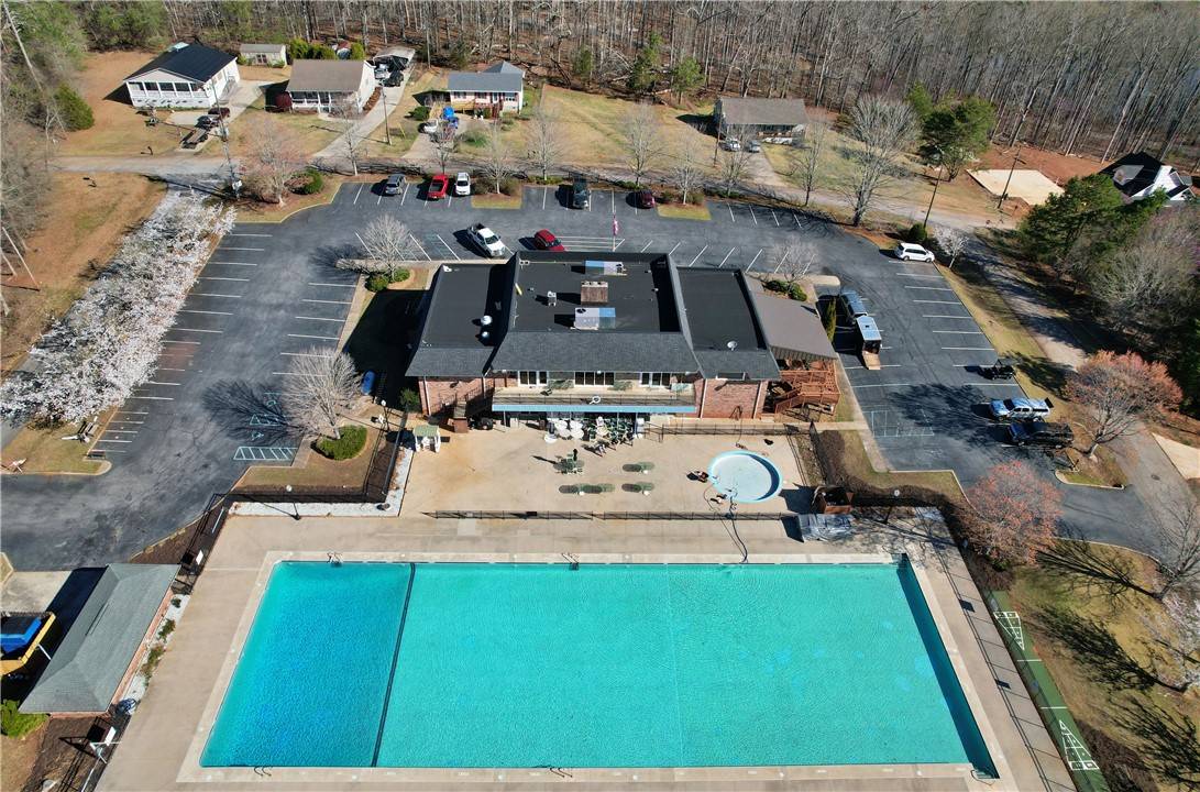Westminster, SC 29693,220 Walnut DR