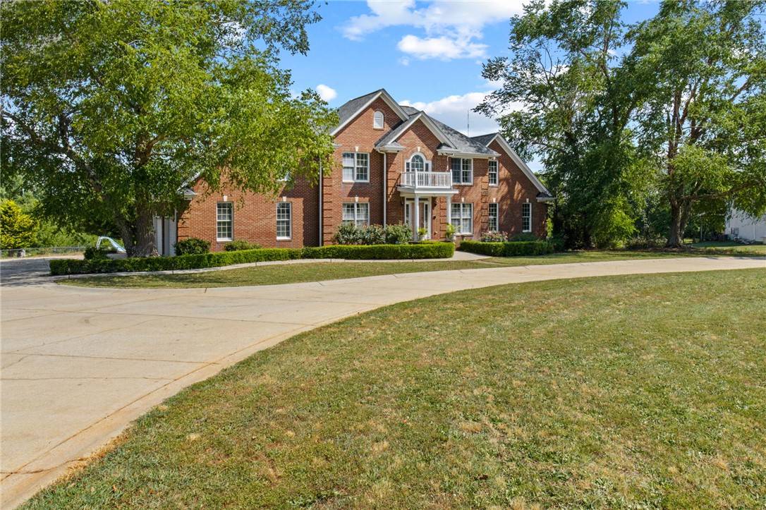 Simpsonville, SC 29680,705 JENKINS BRIDGE RD