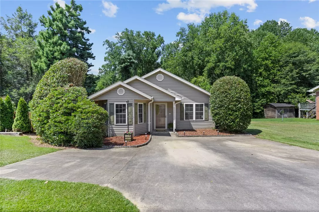 Easley, SC 29640,114 Darleen AVE