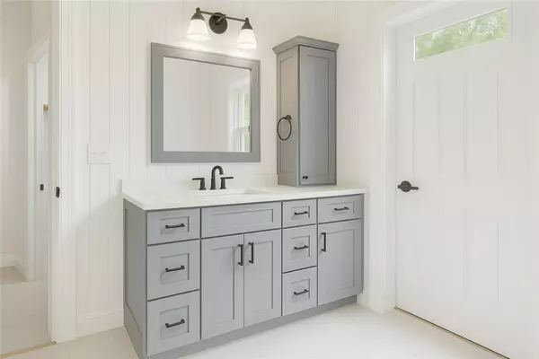 Fair Play, SC 29643,124 S Shore DR