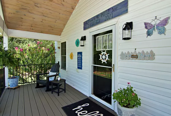 Townville, SC 29689,933 Dogwood LN
