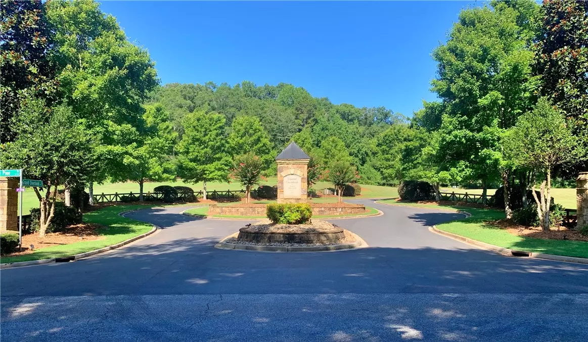 Seneca, SC 29678,509 Greystoke CV #19L