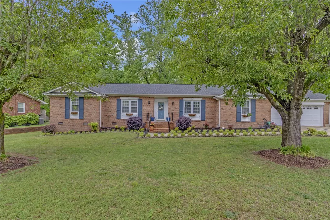 Easley, SC 29640,303 Asbury CIR