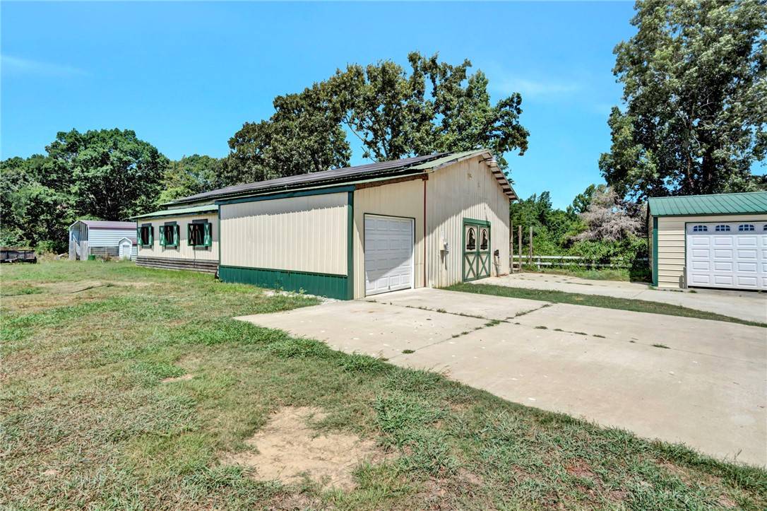 Gray Court, SC 29645,313 Henderson RD