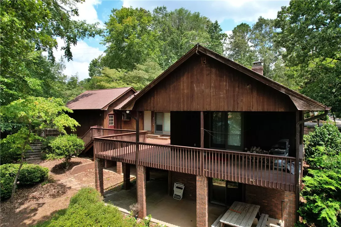 Seneca, SC 29672,11051 Lake Ridge LN
