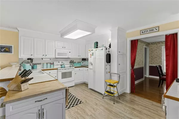 Easley, SC 29642,206 Killarney WAY