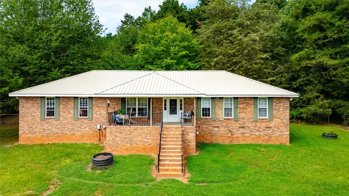 Seneca, SC 29672,150 Cedar Hill DR