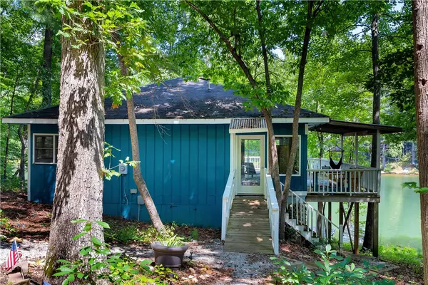 Mountain  Rest, SC 29664,215 Nature LN