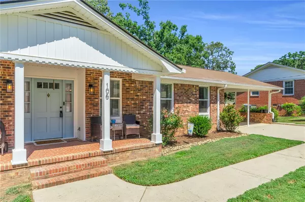 Taylors, SC 29687,106 Bedford DR