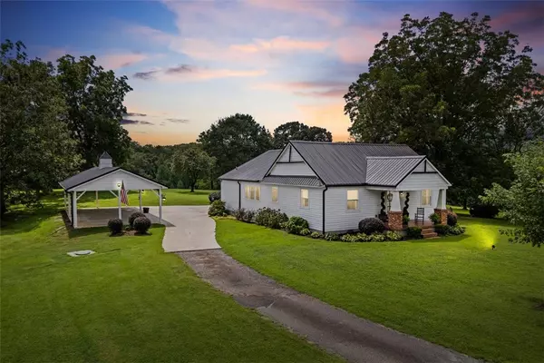 730 Ruby LN, Walhalla, SC 29691