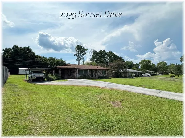 2039 Sunset DR, Seneca, SC 29672