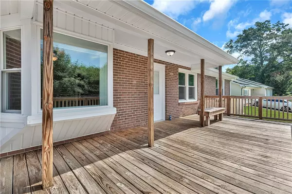 4 S Valley LN, Greenville, SC 29611