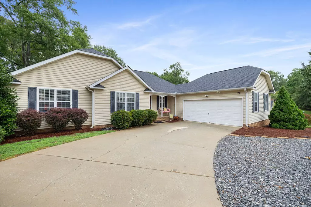 Anderson, SC 29625,109 Coachman CT
