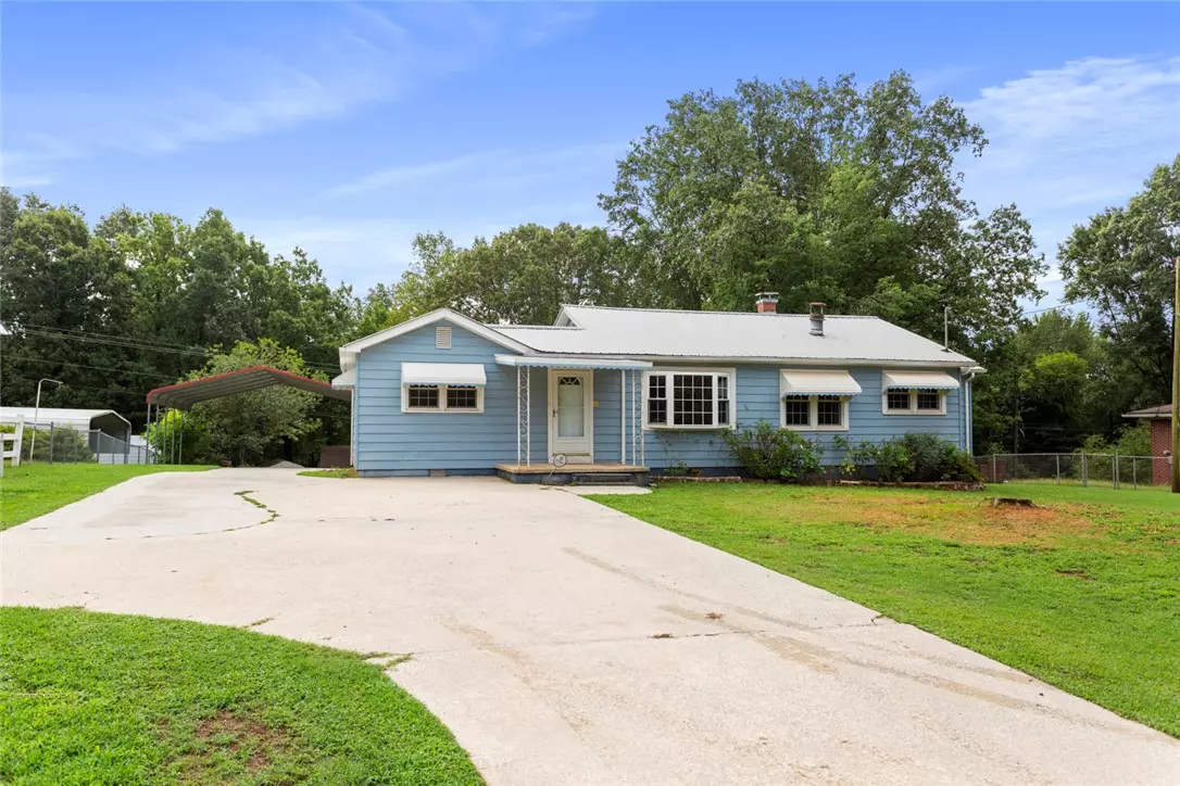 Seneca, SC 29678,213 Friendship RD
