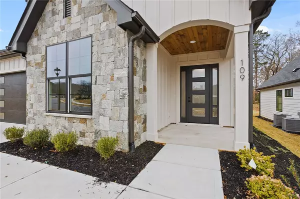 Clemson, SC 29631,109 Pine Hill WAY