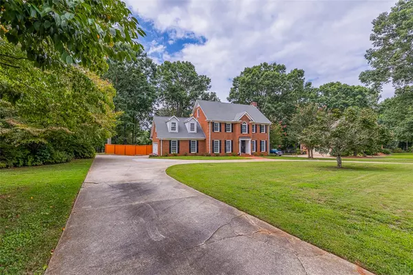 Easley, SC 29642,1012 Three Bridges RD