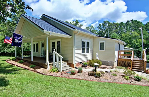 3275 Toccoa HWY, Westminster, SC 29693