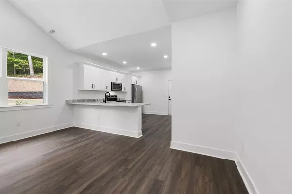 Westminster, SC 29693,306 Hickory TRL