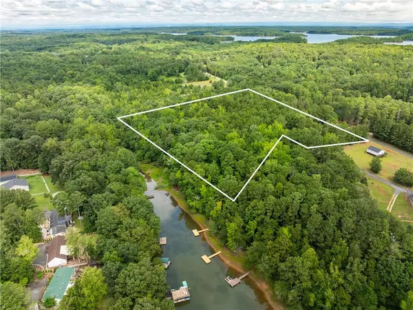 02 Pinetree RD, Townville, SC 29689