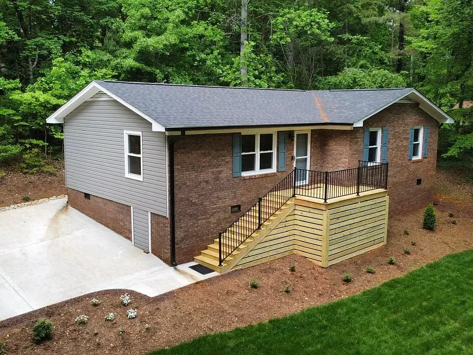 Seneca, SC 29672,7031 Autumn Way CRK