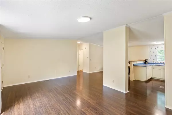 Seneca, SC 29678,519 Singing Pines RD