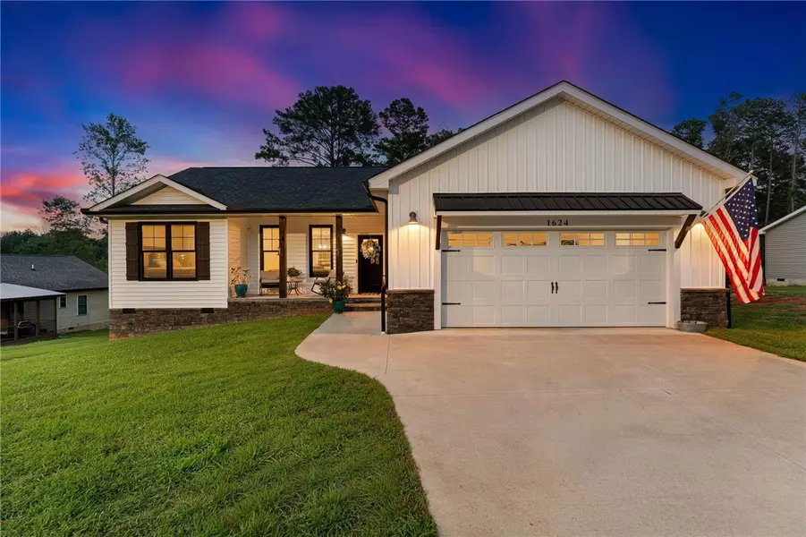 1624 Westminster HWY, Walhalla, SC 29691